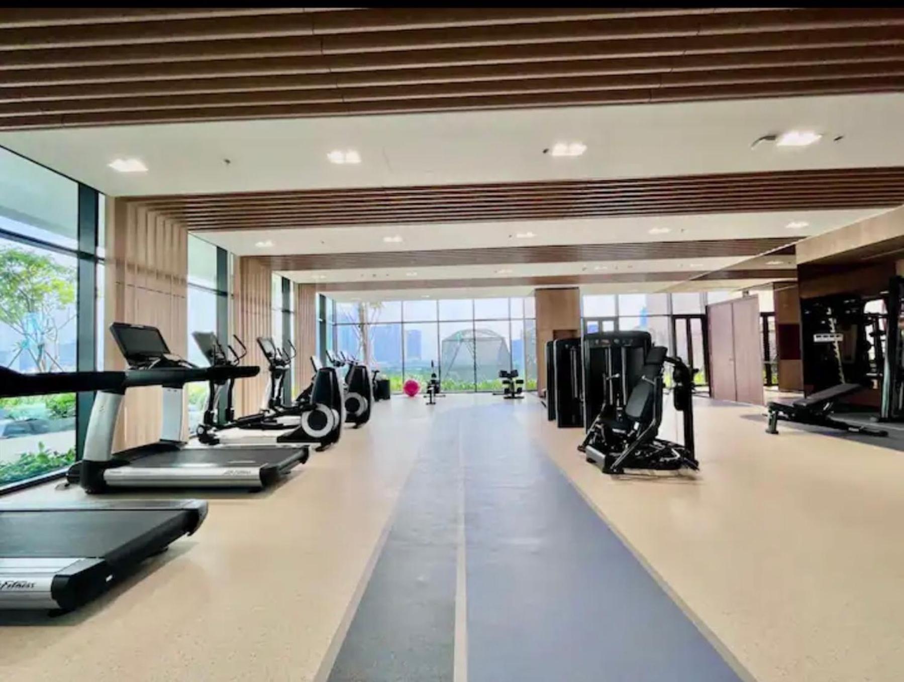 The Metropole -Complex "Opera, Crest, Galleria " -Free Pool-Gym-Sauna Room-Yoga Room Ho Chi Minh City Exterior photo