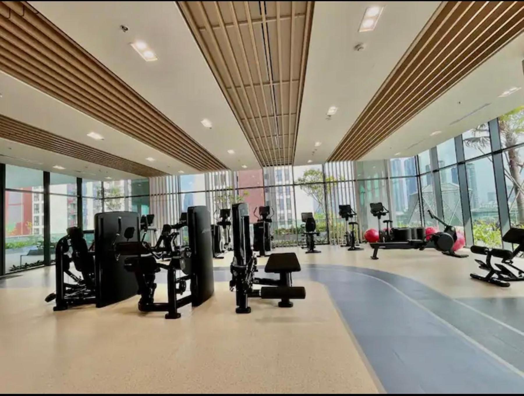 The Metropole -Complex "Opera, Crest, Galleria " -Free Pool-Gym-Sauna Room-Yoga Room Ho Chi Minh City Exterior photo