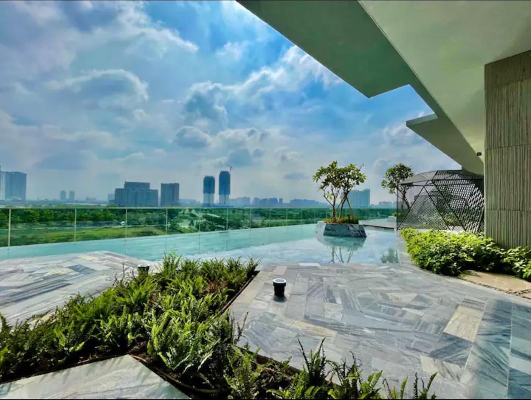 The Metropole -Complex "Opera, Crest, Galleria " -Free Pool-Gym-Sauna Room-Yoga Room Ho Chi Minh City Exterior photo