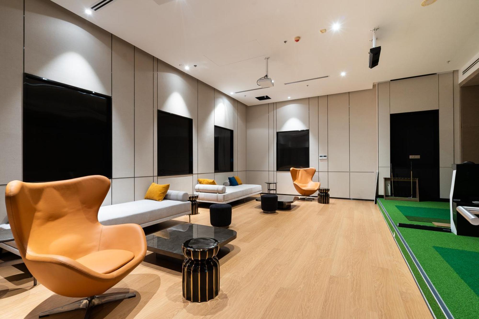 The Metropole -Complex "Opera, Crest, Galleria " -Free Pool-Gym-Sauna Room-Yoga Room Ho Chi Minh City Exterior photo