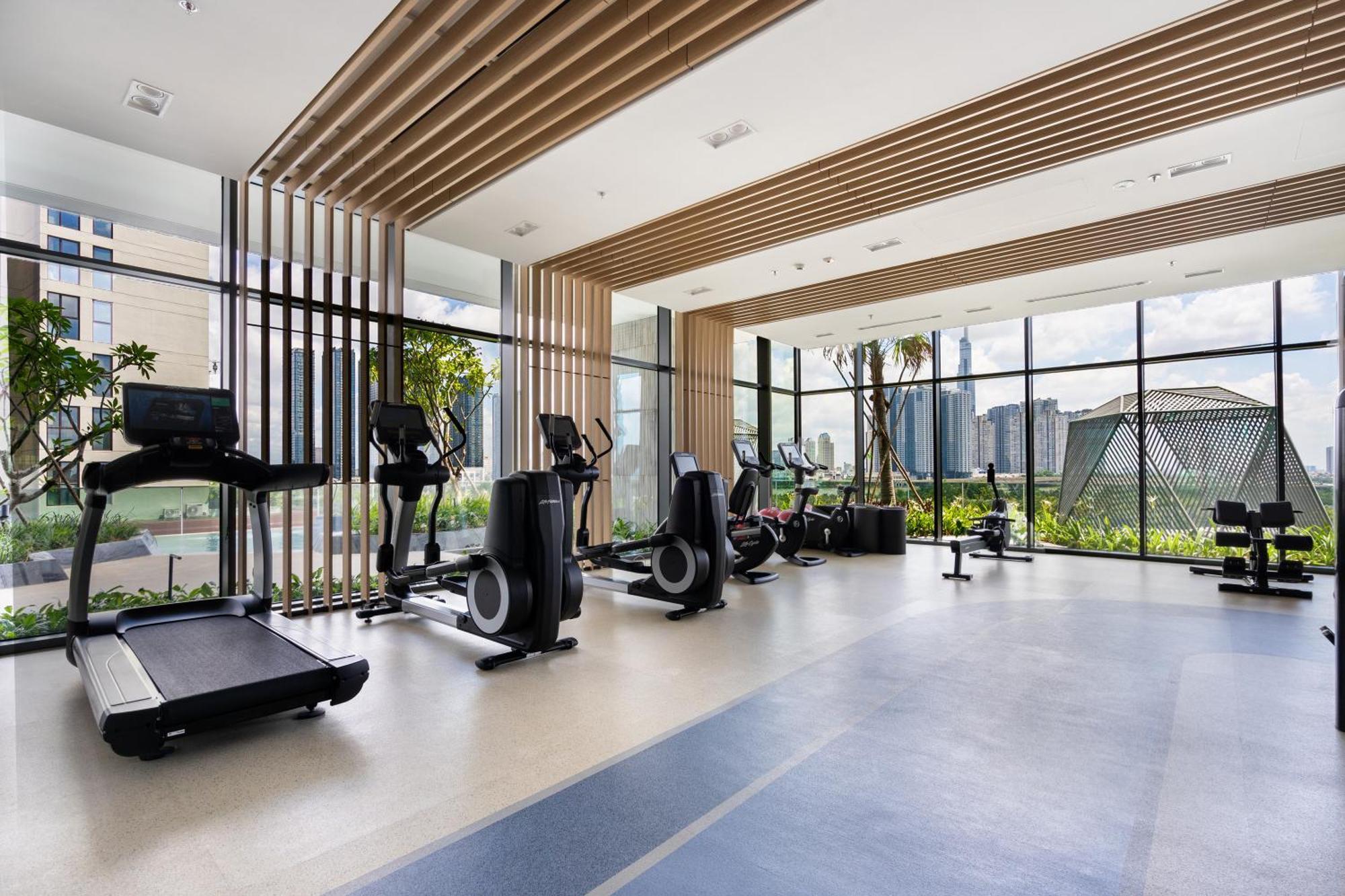 The Metropole -Complex "Opera, Crest, Galleria " -Free Pool-Gym-Sauna Room-Yoga Room Ho Chi Minh City Exterior photo