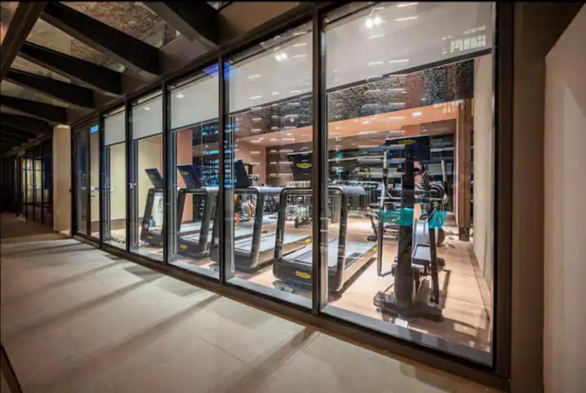 The Metropole -Complex "Opera, Crest, Galleria " -Free Pool-Gym-Sauna Room-Yoga Room Ho Chi Minh City Exterior photo