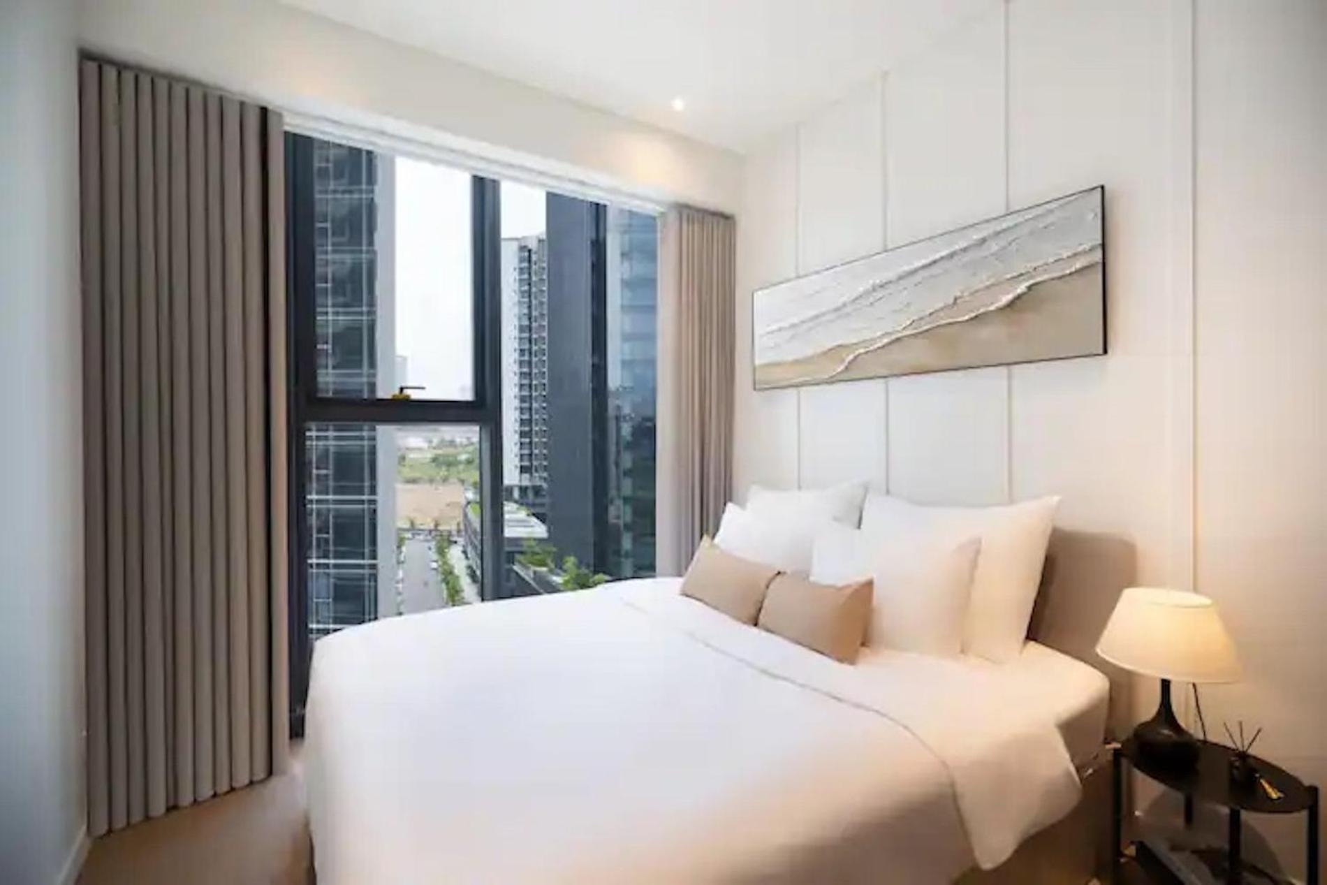 The Metropole -Complex "Opera, Crest, Galleria " -Free Pool-Gym-Sauna Room-Yoga Room Ho Chi Minh City Exterior photo