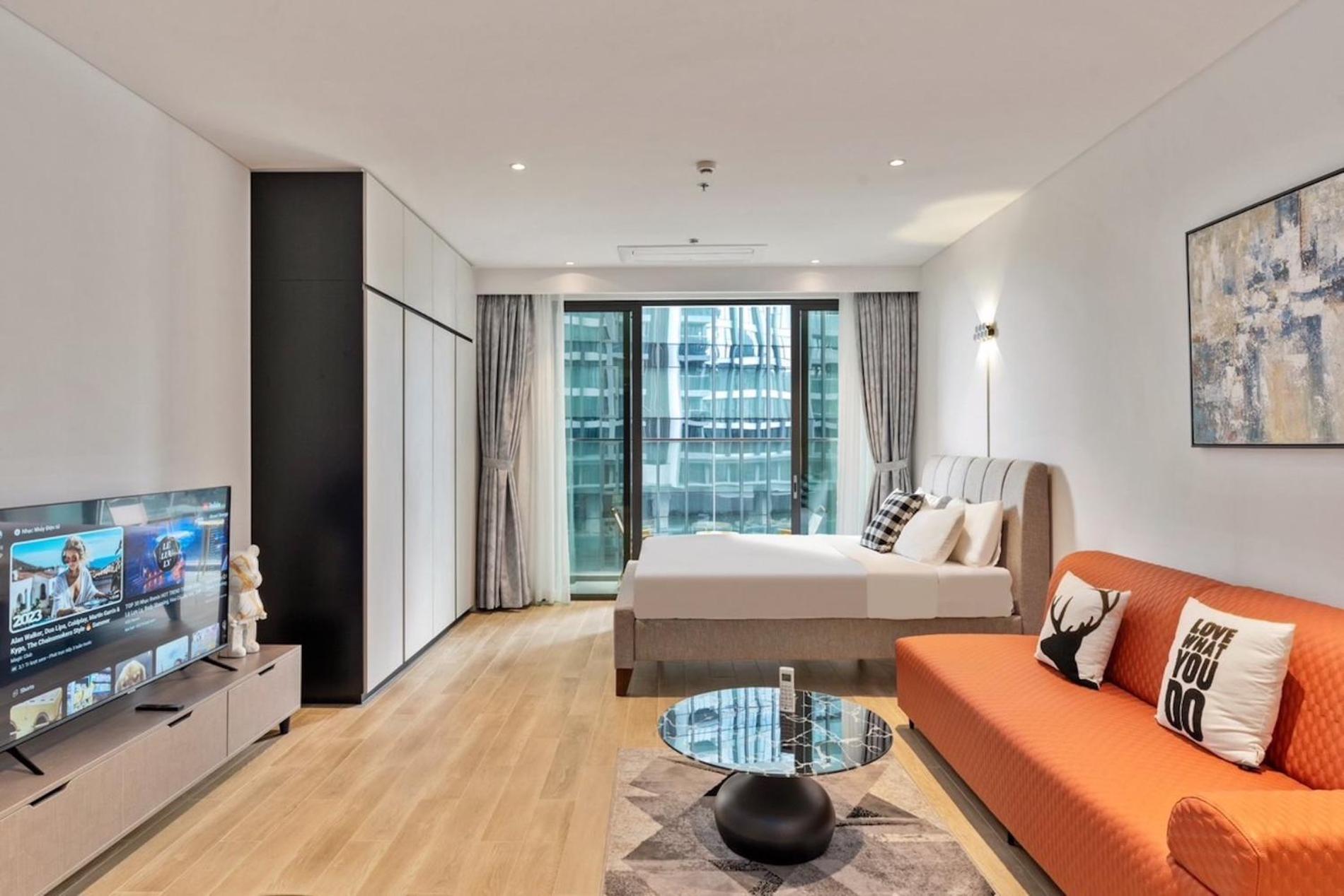 The Metropole -Complex "Opera, Crest, Galleria " -Free Pool-Gym-Sauna Room-Yoga Room Ho Chi Minh City Exterior photo