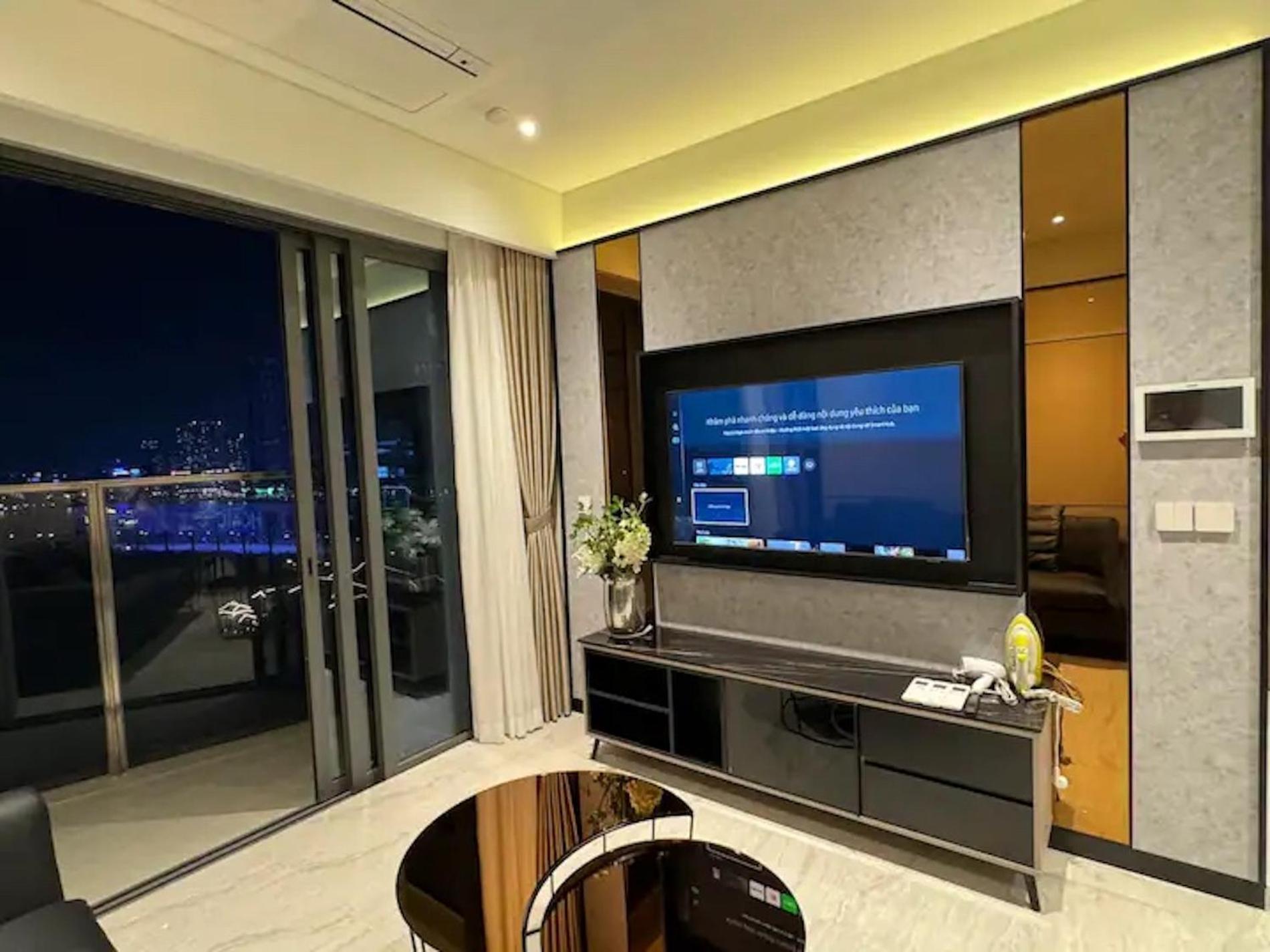 The Metropole -Complex "Opera, Crest, Galleria " -Free Pool-Gym-Sauna Room-Yoga Room Ho Chi Minh City Exterior photo