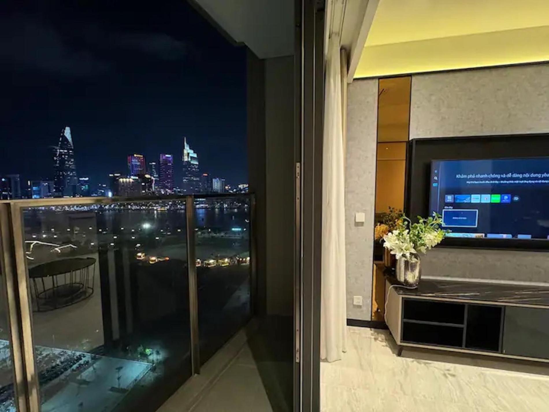 The Metropole -Complex "Opera, Crest, Galleria " -Free Pool-Gym-Sauna Room-Yoga Room Ho Chi Minh City Exterior photo