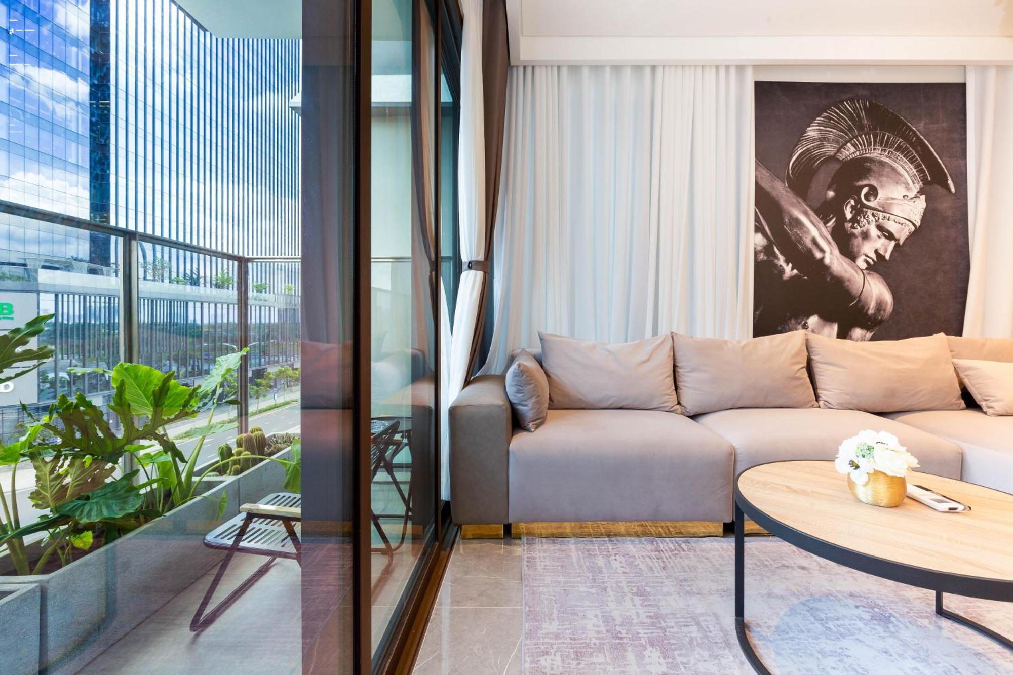 The Metropole -Complex "Opera, Crest, Galleria " -Free Pool-Gym-Sauna Room-Yoga Room Ho Chi Minh City Exterior photo