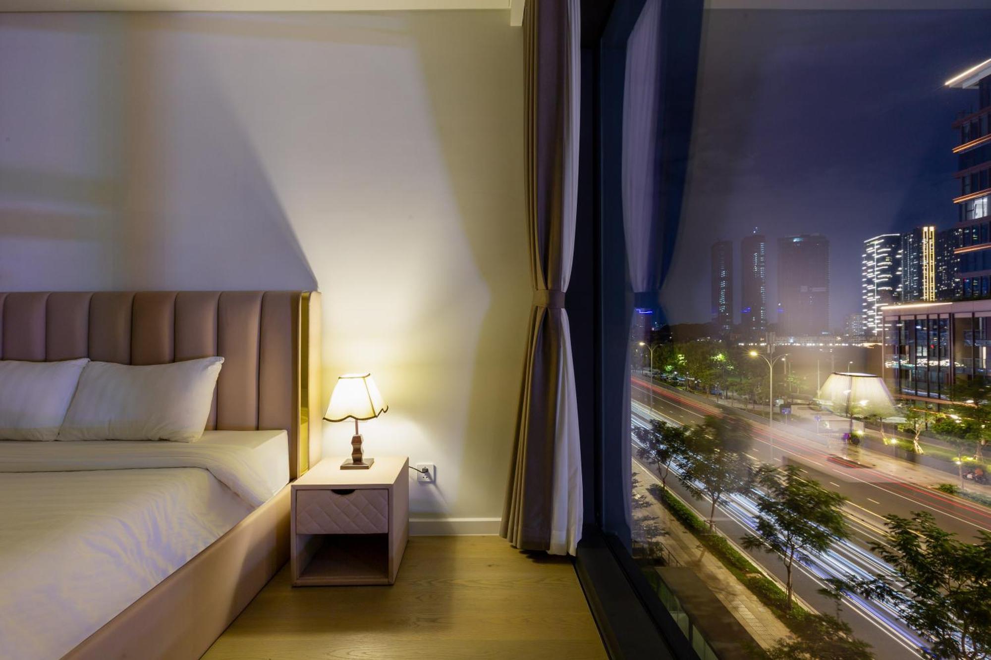 The Metropole -Complex "Opera, Crest, Galleria " -Free Pool-Gym-Sauna Room-Yoga Room Ho Chi Minh City Exterior photo