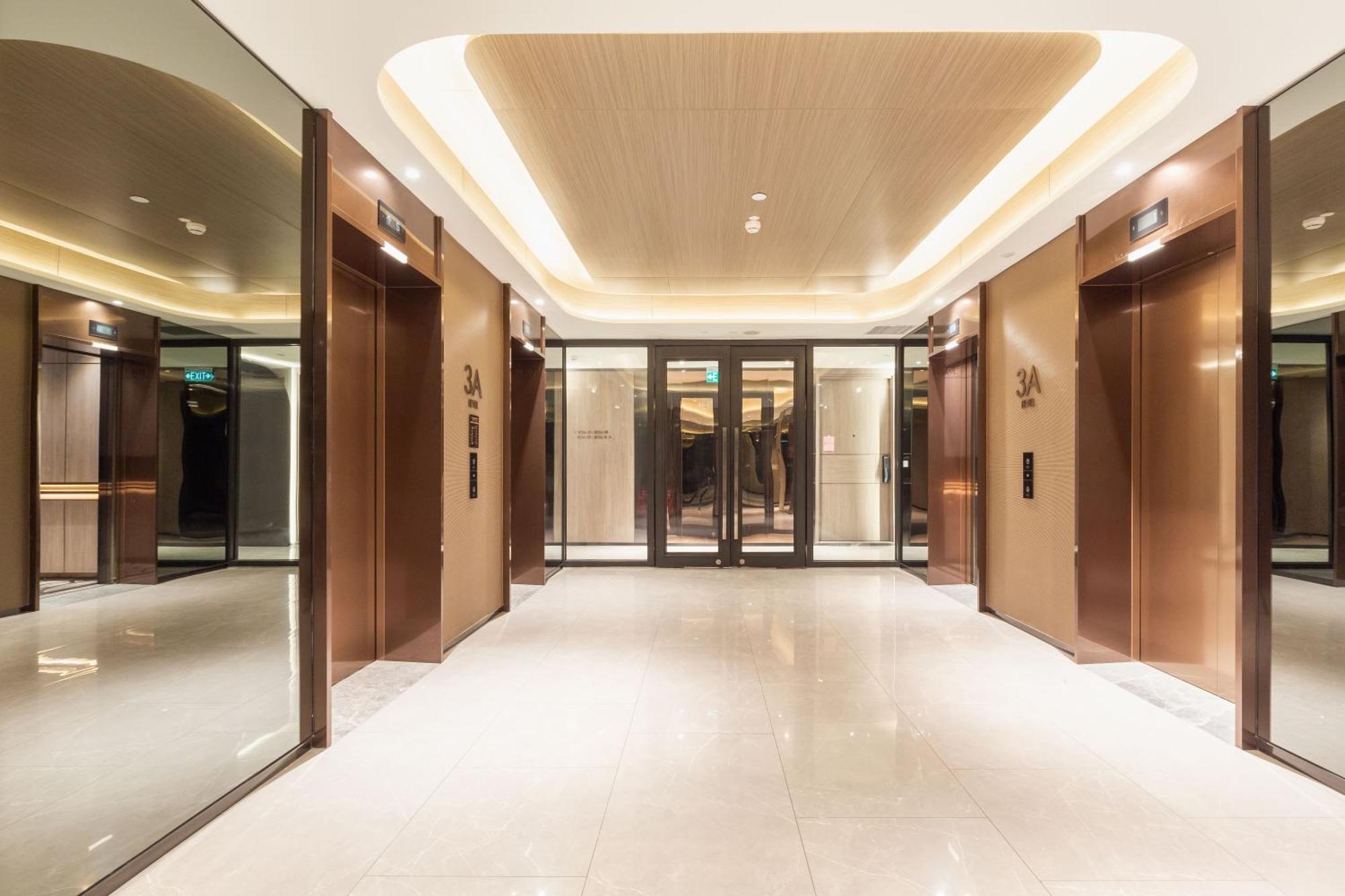 The Metropole -Complex "Opera, Crest, Galleria " -Free Pool-Gym-Sauna Room-Yoga Room Ho Chi Minh City Exterior photo